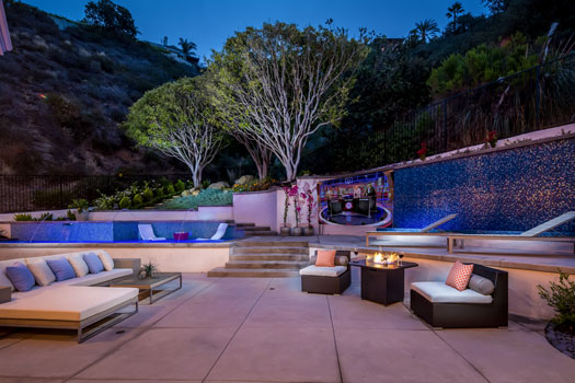 Southern California, Laguna Beach custom swimming pool design by Swan Pools.  Special Events or a Table for Two.